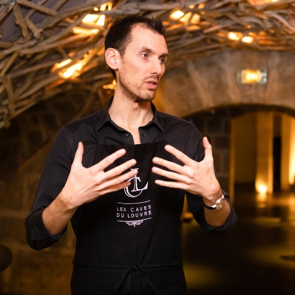 Visite Guidée avec dégustation de vin Premium 🇫🇷 - Caves du Louvre